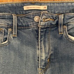 Pre-owned red tag LEVIS 721 High Rise Skinny blue Jeans size 26